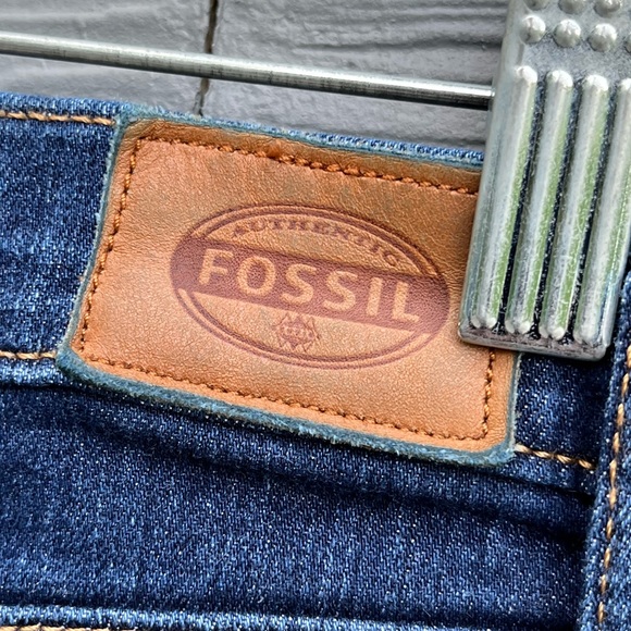 Women’s Fossil boyfriend jeans—size 26 - Picture 5 of 7